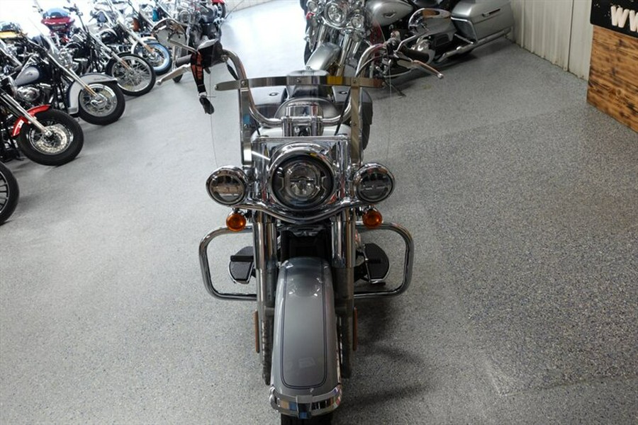 2023 Harley-Davidson Softail Heritage Classic 114