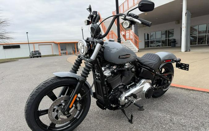 2026 Harley-Davidson® Street Bob® Dark Billiard Gray Chrome Cast Wheels