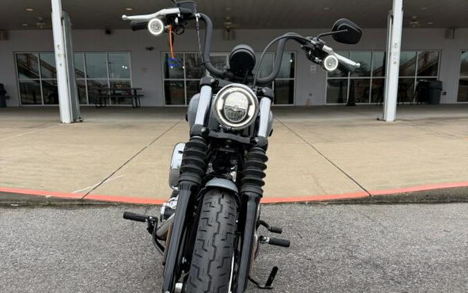 2026 Harley-Davidson® Street Bob® Dark Billiard Gray Chrome Cast Wheels