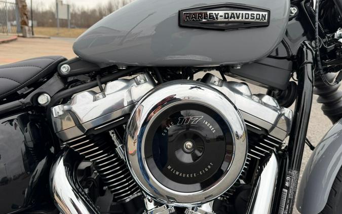 2026 Harley-Davidson® Street Bob® Dark Billiard Gray Chrome Cast Wheels