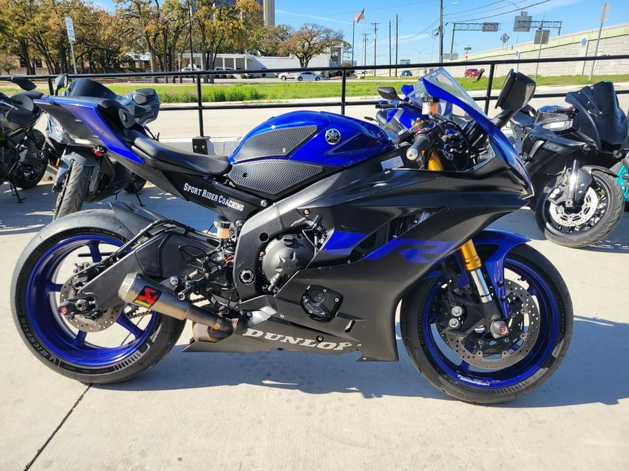 2019 Yamaha YZF-R6 Review MC Commute