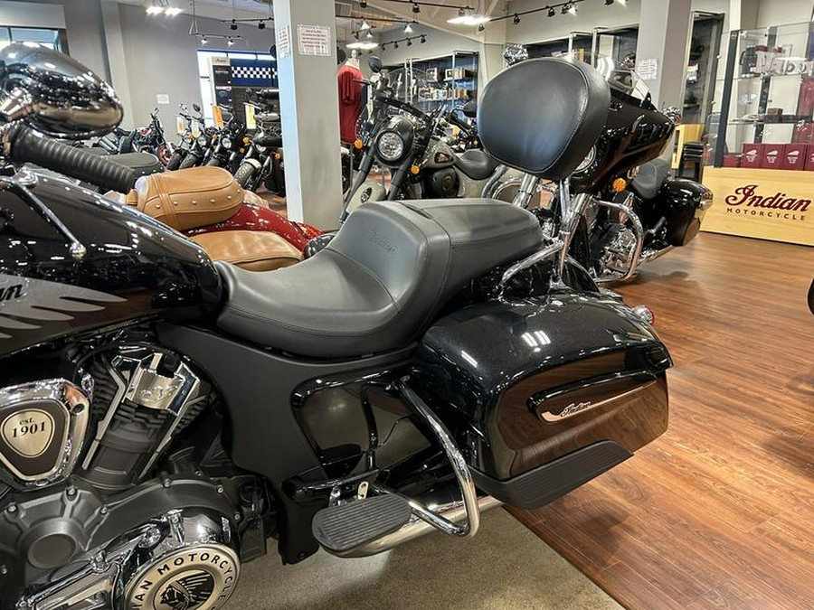 2020 Indian Motorcycle® Challenger Limited Thunder Black Pearl