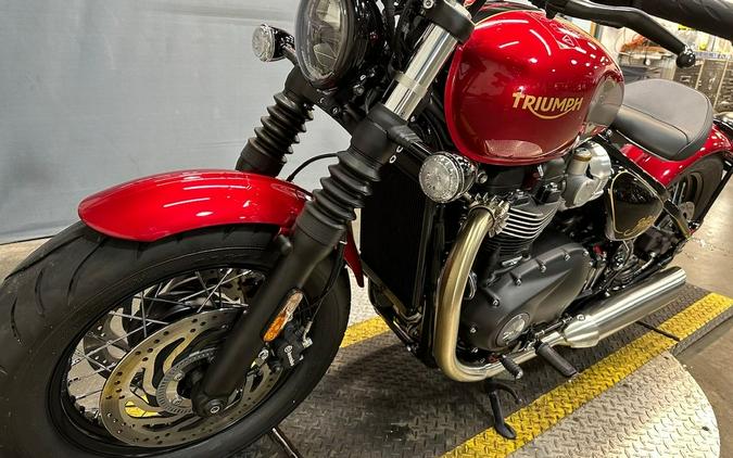 2022 Triumph Bonneville Bobber Gold Line Carnival Red/Sapphire Black