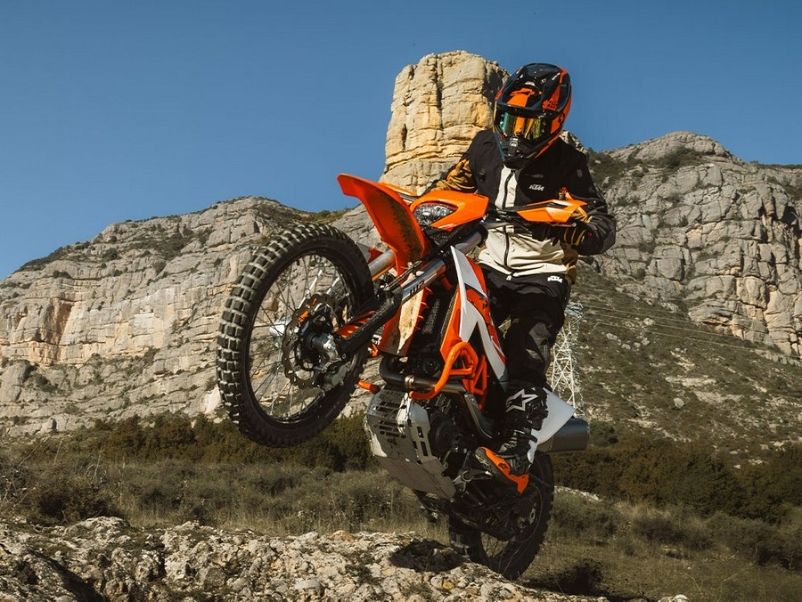 2026 KTM 690 Enduro R
