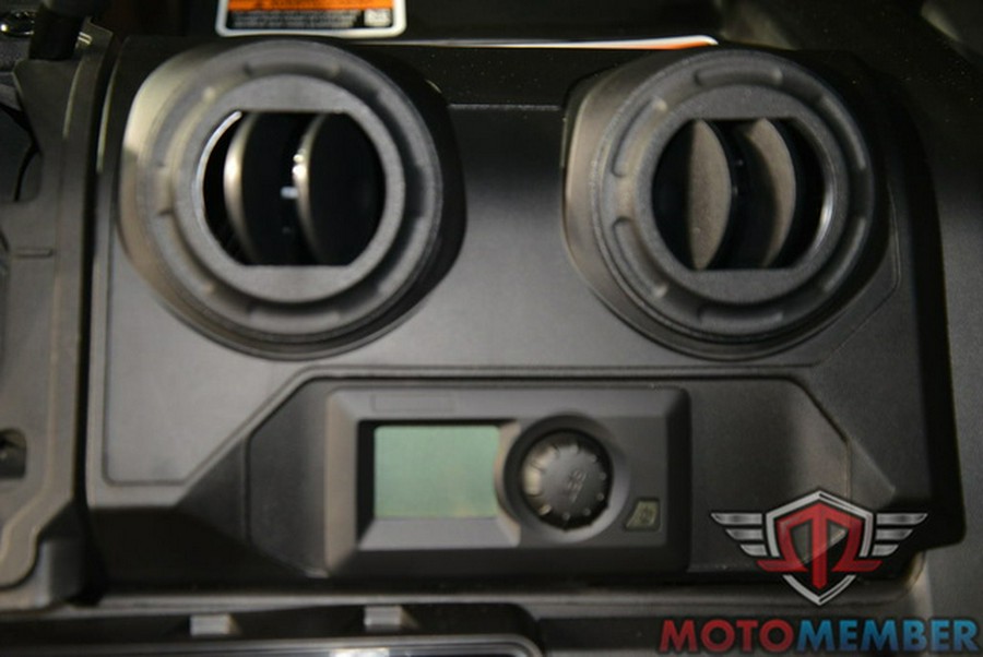 2025 Can-Am Defender MAX Lone Star Cab HD10