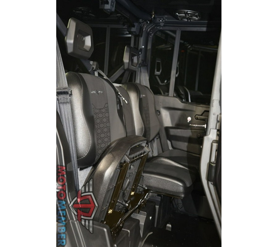 2025 Can-Am Defender MAX Lone Star Cab HD10