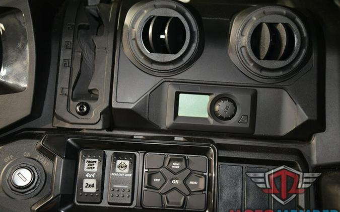 2025 Can-Am Defender MAX Lone Star Cab HD10