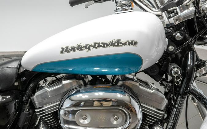 2016 HARLEY-DAVIDSON XL883L Superlow in Crushed Iced Pearl/Frosted Teal Pearl