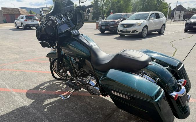 2015 Harley-Davidson® Street Glide® Special Green