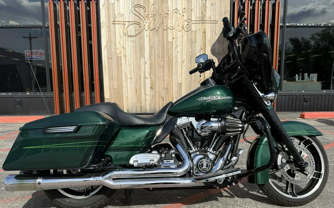 2015 Harley-Davidson® Street Glide® Special Green