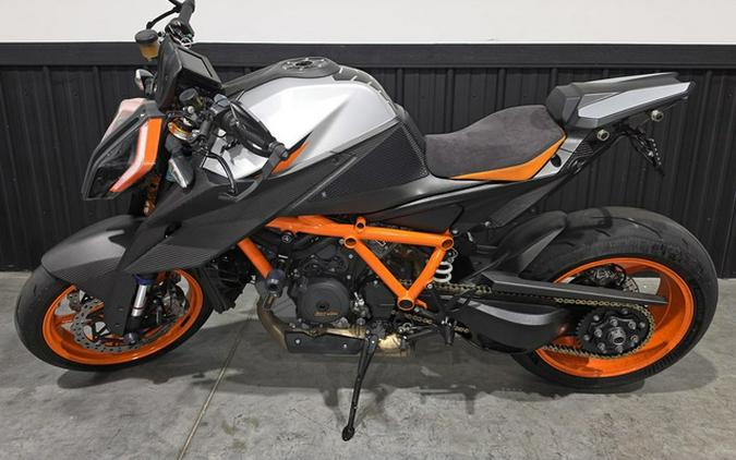 2022 KTM 1290 SUPERDUKE EVO