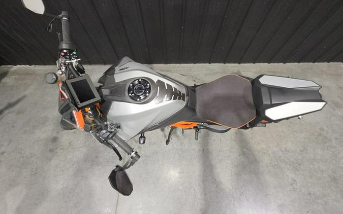 2022 KTM 1290 SUPERDUKE EVO