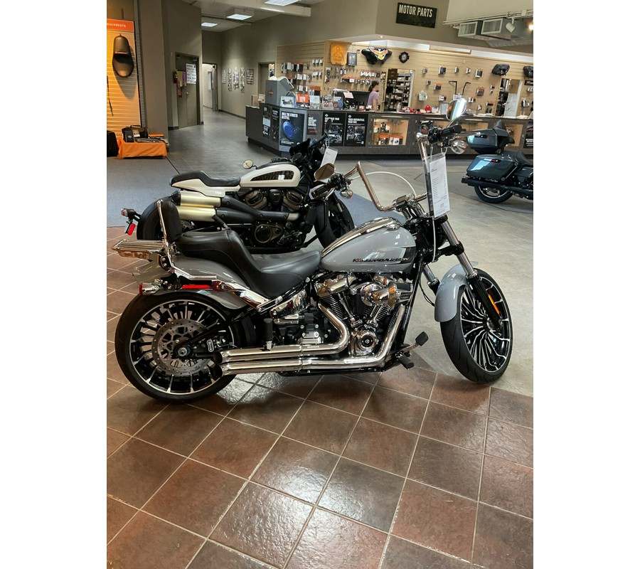 2024 Harley-Davidson® Breakout® 117 Billiard Gray