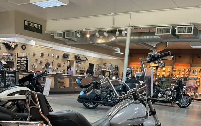 2024 Harley-Davidson® Breakout® 117 Billiard Gray