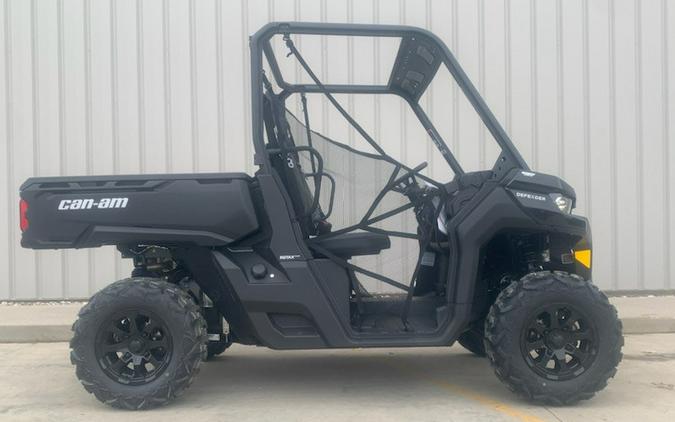 2024 Can-Am Defender DPS HD9