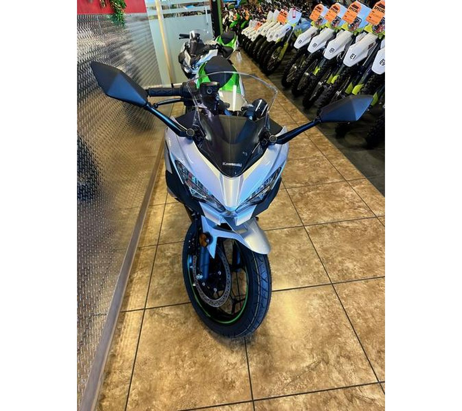 2024 Kawasaki Ninja® e-1 ABS