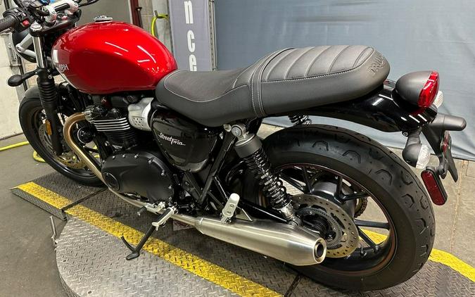 2018 Triumph Street Twin Cranberry Red