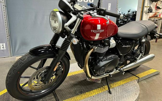 2018 Triumph Street Twin Cranberry Red