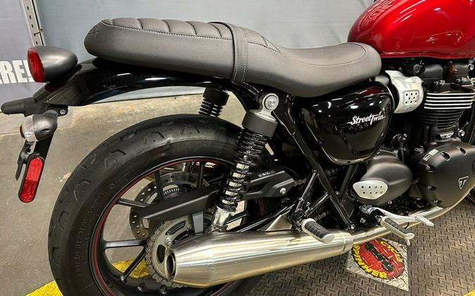 2018 Triumph Street Twin Cranberry Red