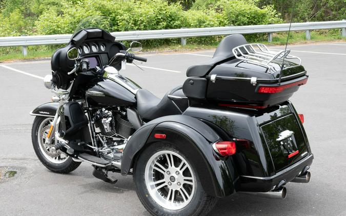 2019 Harley-Davidson Tri Glide Ultra FLHTCUTG