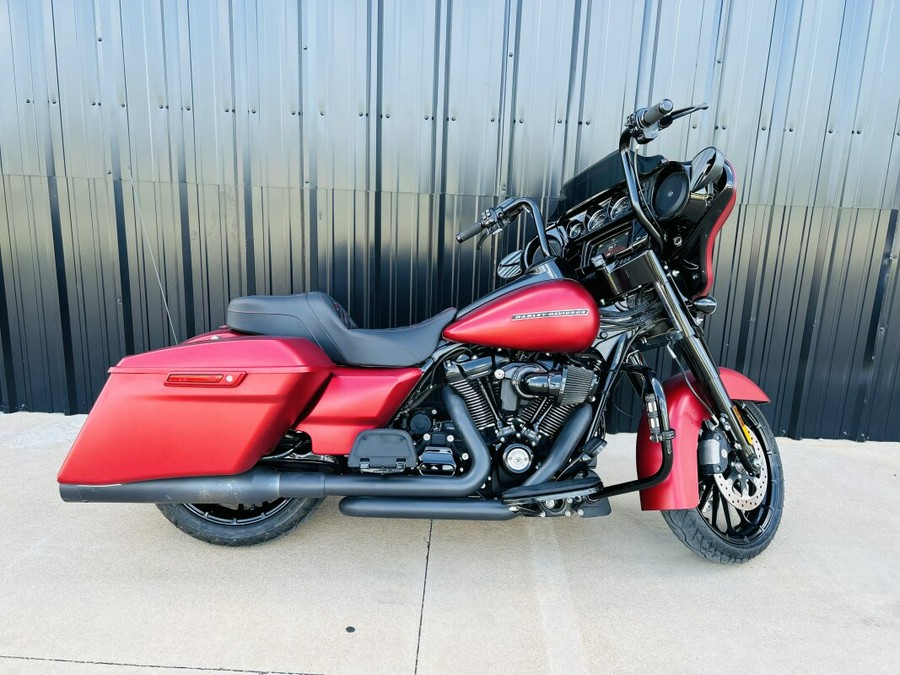 FLHXS 2019 Street Glide Special