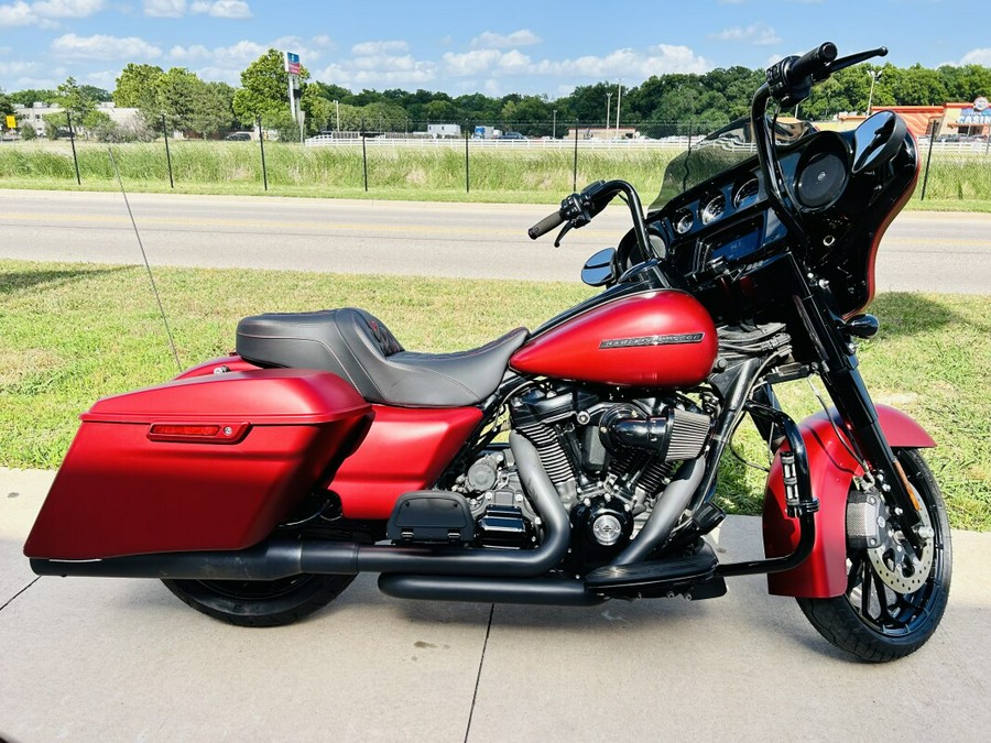 FLHXS 2019 Street Glide Special