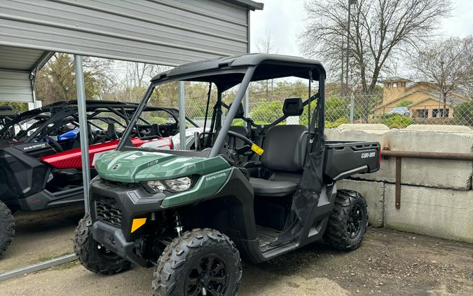 2024 Can-Am Defender DPS HD7