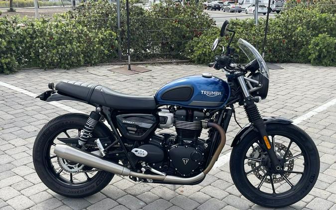 2022 Triumph Street Twin Cobalt Blue