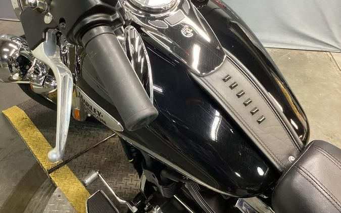 2021 Harley-Davidson® FLHC - Heritage Classic