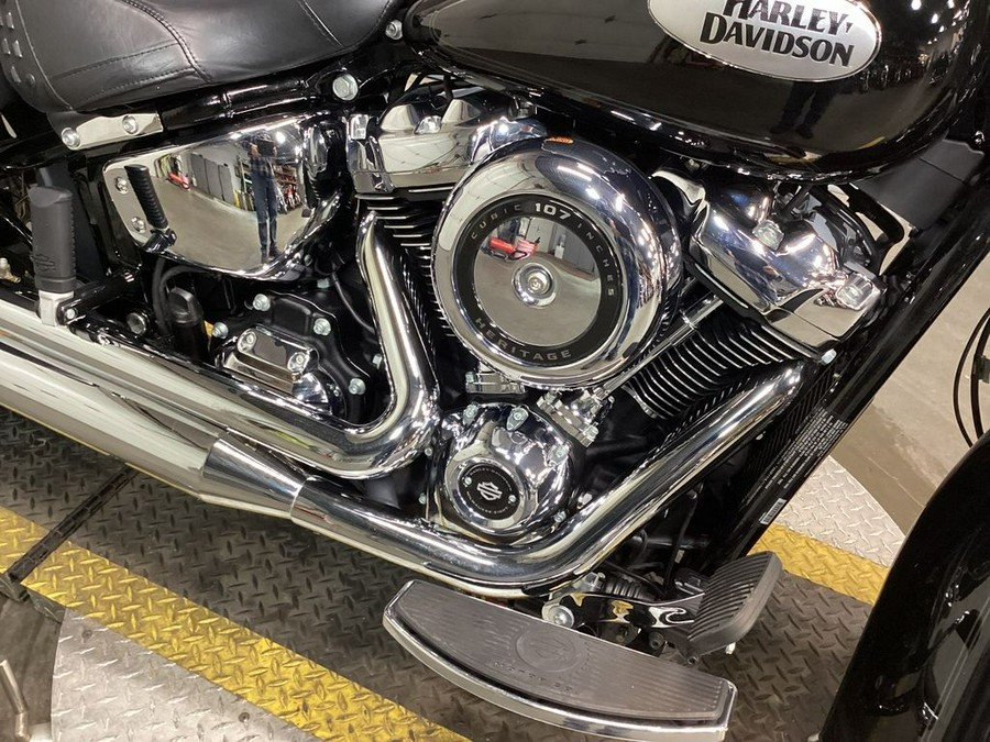 2021 Harley-Davidson® FLHC - Heritage Classic