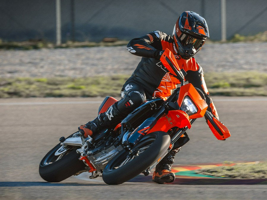 2026 KTM 690 SMC R