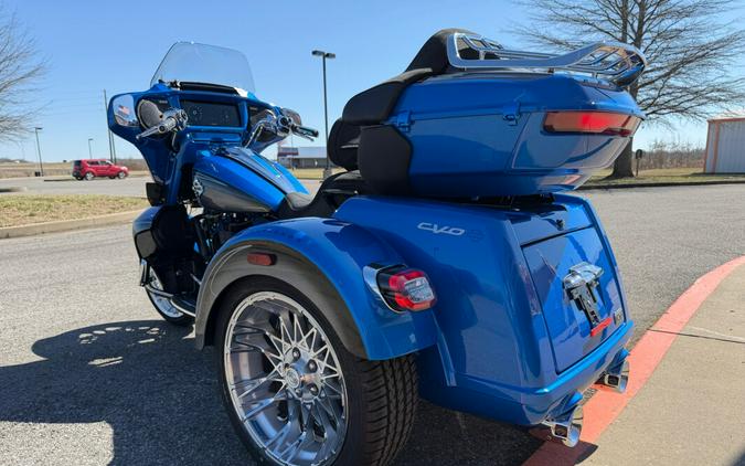 2026 Harley-Davidson® CVO Street Glide 3 Limited Electric Coast CVO Two-Tone