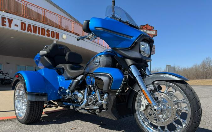 2026 Harley-Davidson® CVO Street Glide 3 Limited Electric Coast CVO Two-Tone