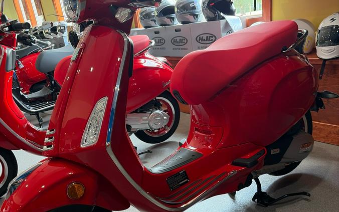 2027 Vespa Primavera 150 Red