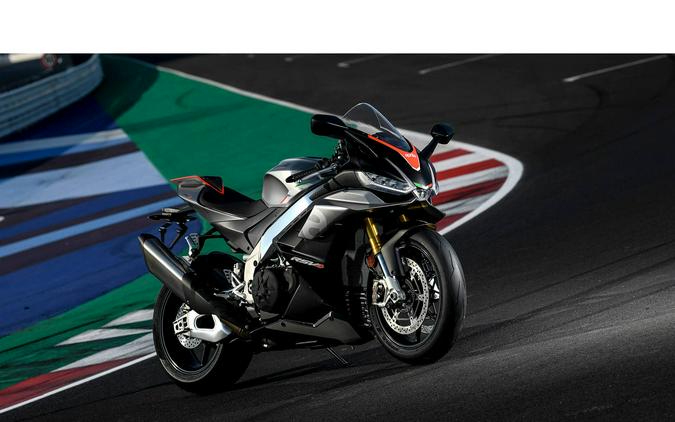 2022 Aprilia RSV4 1100