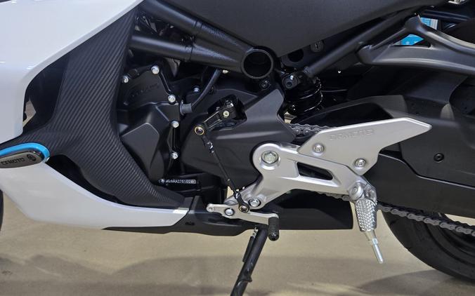 2024 CFMOTO 450SS Nebula White