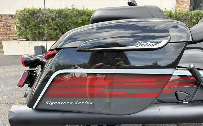 2026 Indian Challenger Dark Horse Signature Series Abyss Metallic / Red Allert
