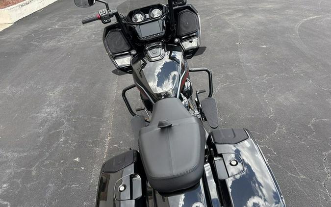 2026 Indian Challenger Dark Horse Signature Series Abyss Metallic / Red Allert
