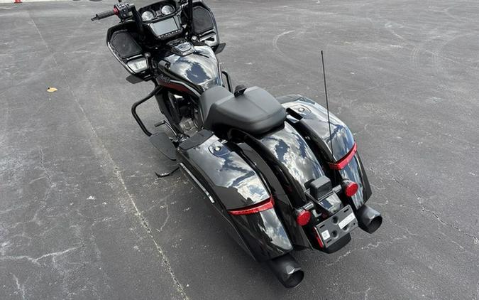 2026 Indian Challenger Dark Horse Signature Series Abyss Metallic / Red Allert