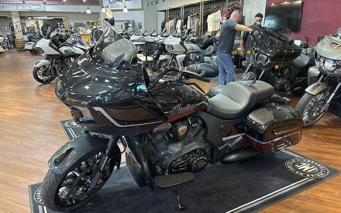 2026 Indian Challenger Dark Horse Signature Series Abyss Metallic / Red Allert