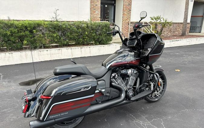 2026 Indian Challenger Dark Horse Signature Series Abyss Metallic / Red Allert