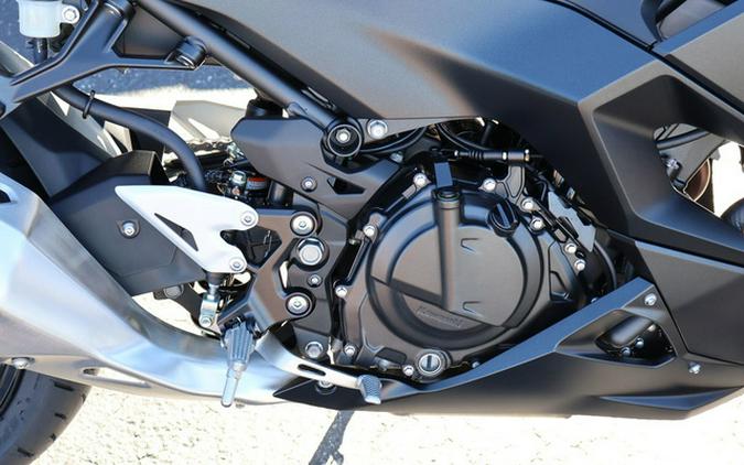 2026 Kawasaki Ninja 500 Base Base