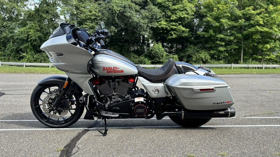 FLTRXSTSE 2025 CVO™ Road Glide™ ST