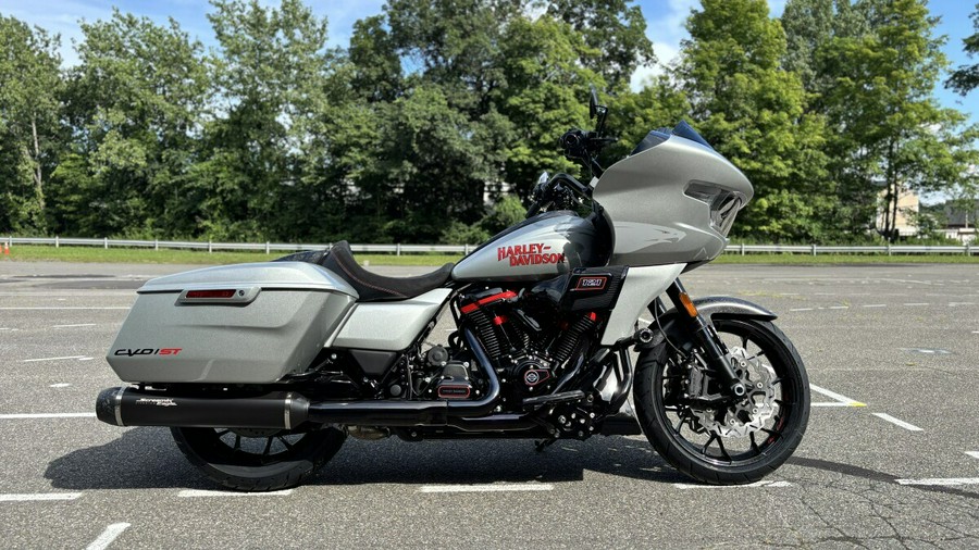 FLTRXSTSE 2025 CVO™ Road Glide™ ST