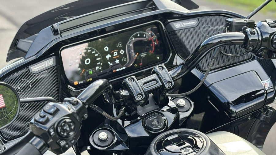FLTRXSTSE 2025 CVO™ Road Glide™ ST