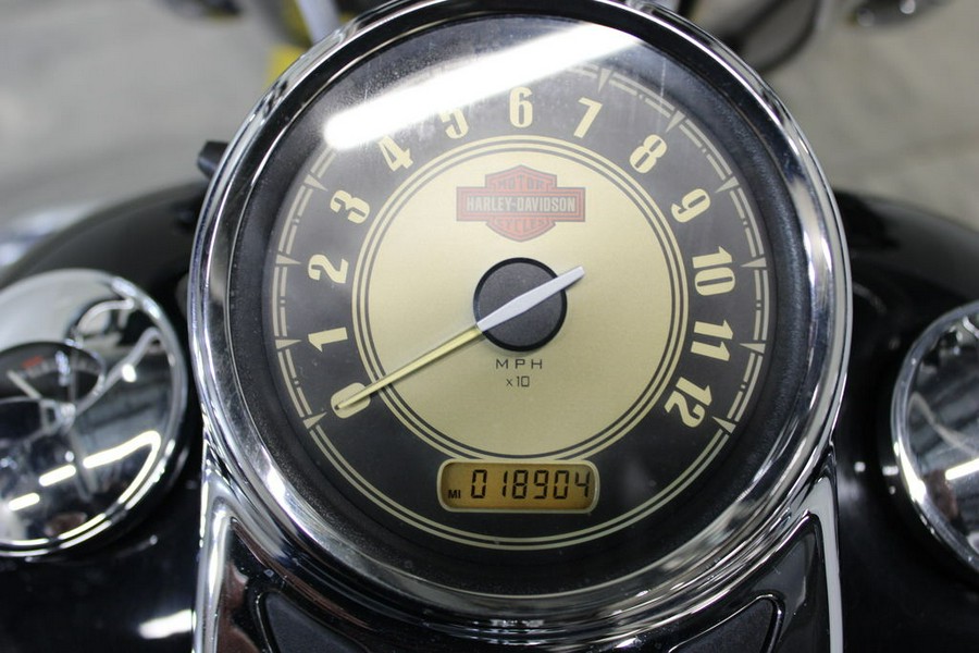 2009 Harley-Davidson® FLSTC - Heritage Softail®