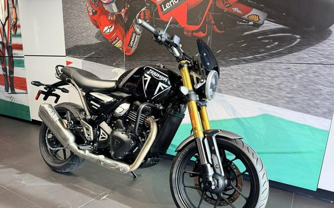 2024 Triumph Speed 400 Phantom Black / Storm Grey Phantom Black Silver Ice