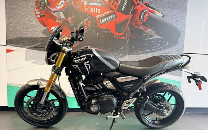 2024 Triumph Speed 400 Phantom Black / Storm Grey Phantom Black Silver Ice