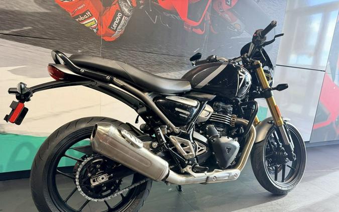 2024 Triumph Speed 400 Phantom Black / Storm Grey Phantom Black Silver Ice