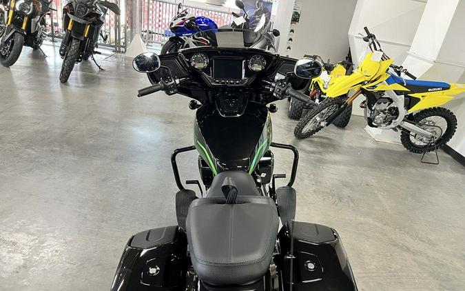 2026 Indian Motorcycle® Chieftain PowerPlus Dark Horse Signature Series Abyss Metallic / Cypher Gr